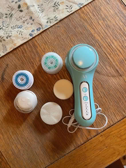 Photo of free Facial cleansing brush (Osney OX2) #1