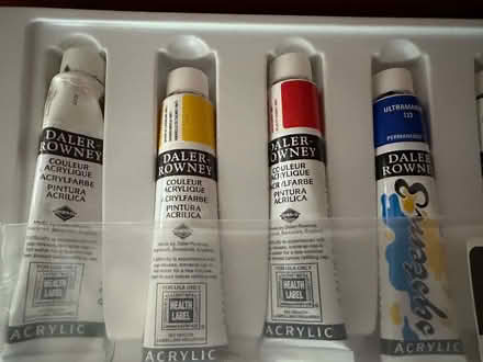 Photo of free Dahler Art Acrylic paint set. (Common Edge FY4) #2