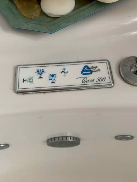 Photo of free 1800 x 1800 corner Armitage Shanks Corner Jet Spa Bath (Broadwindsor DT8) #2