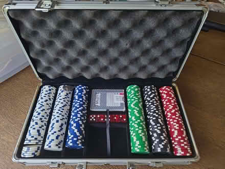 Photo of free Poker chip and card set (Foster Farm) #1