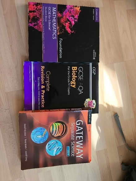 Photo of free GCSE textbooks (Cheam SM2) #1