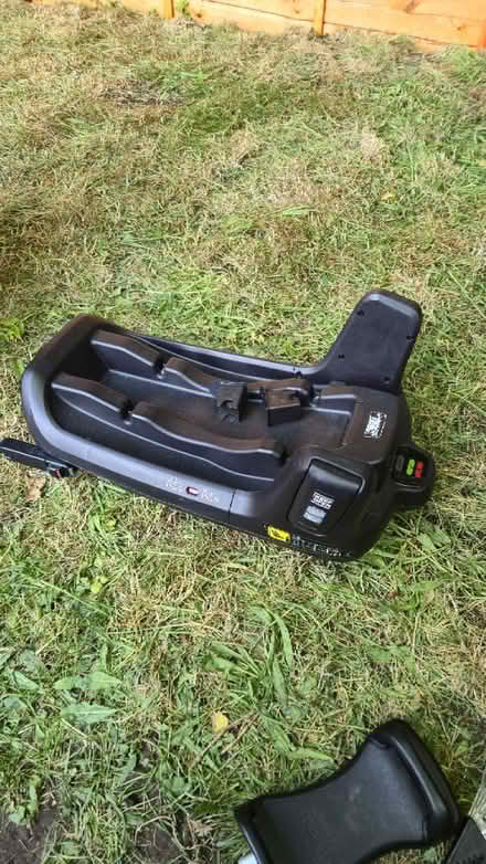 Photo of free Nuna infant car seat (Croydon) #4