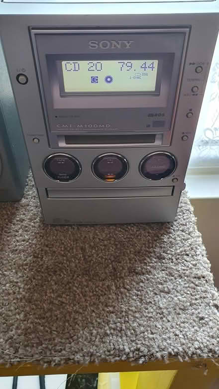 Photo of free sony hi-fi (spares / repair) (LE3 leicester) #2