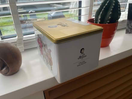 Photo of free Posh biscuit tin (Selsey PO20) #2