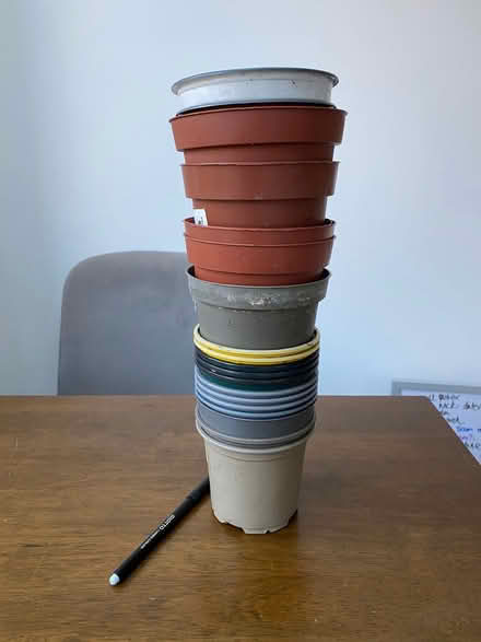 Photo of free Small plastic plant pots (Aldrington BN3) #1