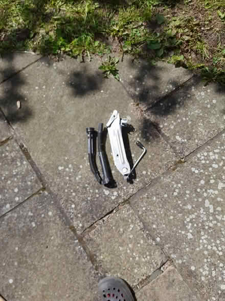 Photo of free Car jack (Dun Laoghaire A96) #1