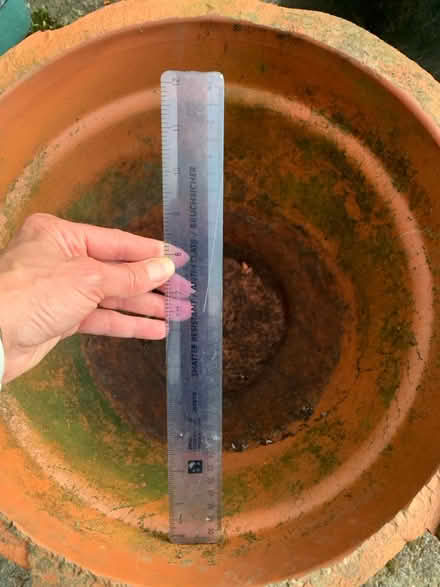 Photo of free Terracotta pots (Claygate KT10) #4