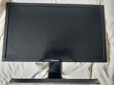 Photo of free Samsung U24E590D computer monitor (Stroud GL5 (Ebley)) #3