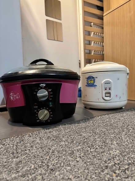 Photo of free Rice cooker, electric grill, baby car seat (Chigwell IG6) #1