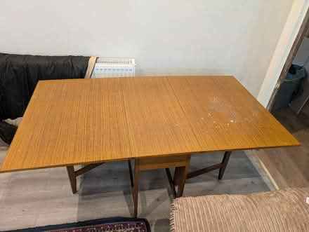 Photo of free Extendable dining table (Thornton Heath CR7) #3
