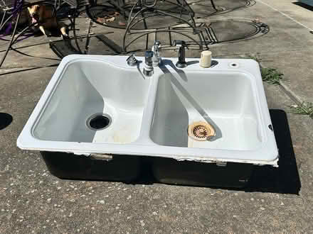 Photo of free white double sink (Martinez, near Ace Hardware) #1