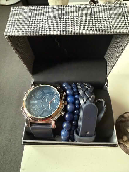 Photo of free Watch and bracelet set (Pilrig EH6) #1