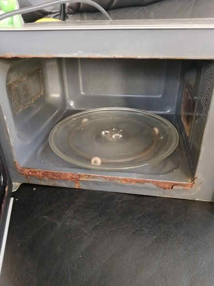 Photo of free Microwave (SE25) #2