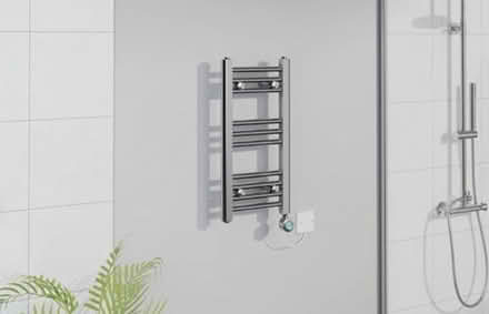 Photo of free Small bathroom towel rail (OX4 Boulter Street) #1