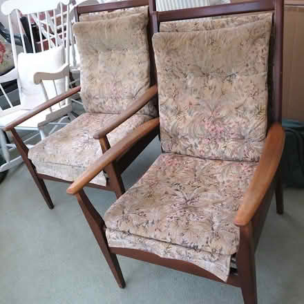 Photo of free pair of lounge chairs, maybe upcycle project (Addiscombe CR0) #4