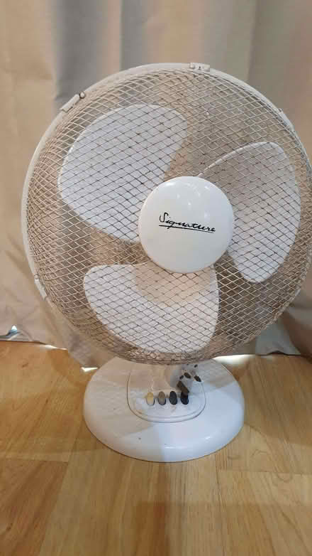 Photo of free Oscillating Electric Desk Fan (Woking GU21) #1