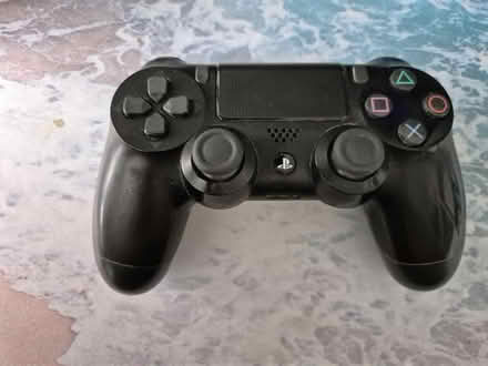 Photo of free Ps4 controller official working (Wolverhampton WV10) #1