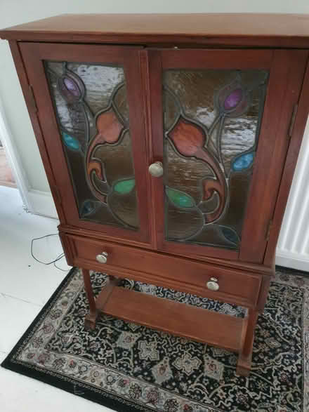 Photo of free Small vintage wooden cupboard (Aldershot GU12) #4