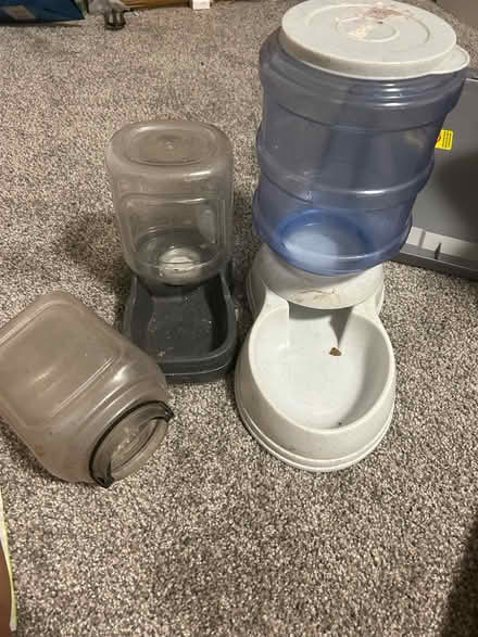Photo of free Gravity feeder / water (Oxon hill) #1