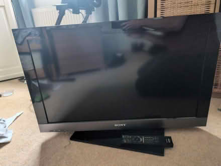 Photo of free 32 inch Tv (Ockley) #1