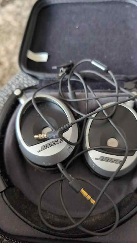 Photo of free Headphones (Chesterfield S42) #2