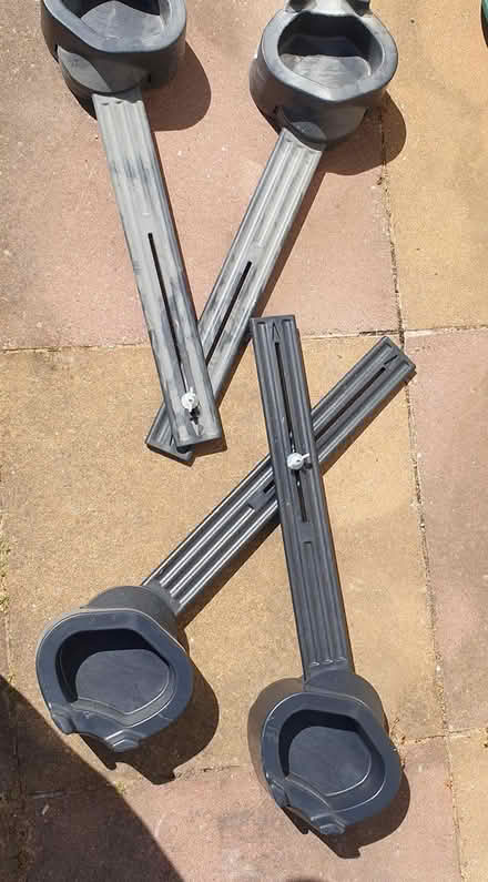 Photo of free sofa settee 2 or 3 seater risers (seaton EX12) #1