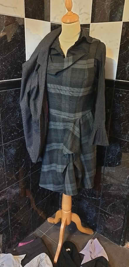 Photo of free Clothing size 10-12 (Hollinswood TF3) #2