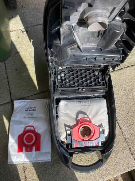Photo of free Miele vacuum cleaner (LE16 9) #2
