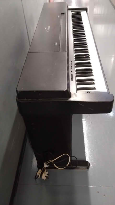 Photo of free Yamaha Clavinova CLP-350 Electric Piano (East Twerton) #4