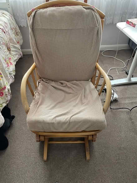 Photo of free 4 chairs (EN48) #2
