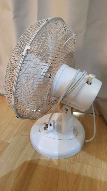 Photo of free Oscillating Electric Desk Fan (Woking GU21) #2