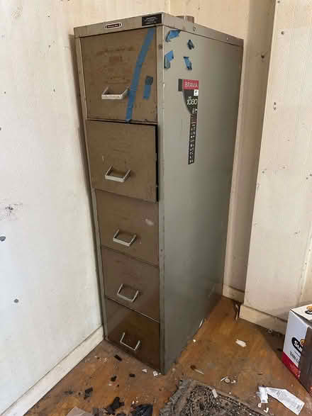 Photo of free Old filing Cabinet, all drawers work fine.. (Common Edge FY4) #1