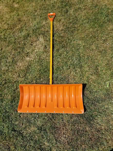 Photo of free Wide Snow Shovel (Arborfield Garrison RG2) #1