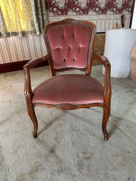 Photo of free Elegant carver Chairs in pink (Common Edge FY4) #2