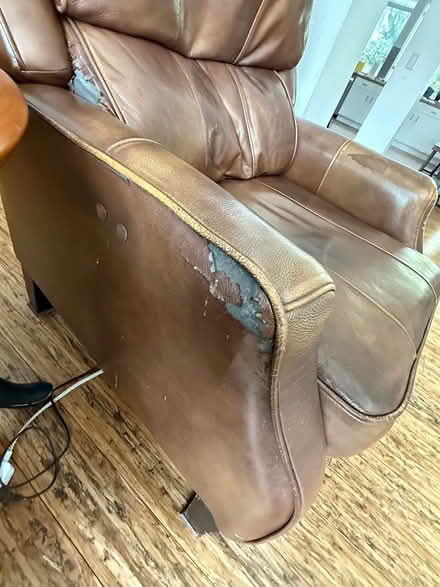 Photo of free Electric recliner (Trabuco Canyon) #2