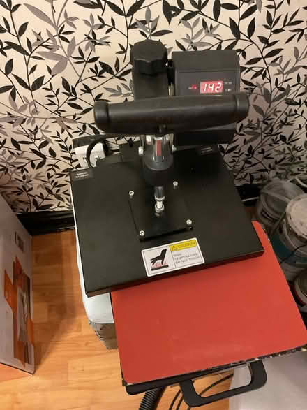 Photo of free Heat press (Long ditton) #1