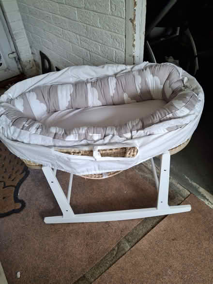 Photo of free Baby basinet with rocking stand (NN5 kingsheath) #1