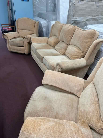 Photo of free 3+1+1 Sofa Set (CRADLEY heath) #4