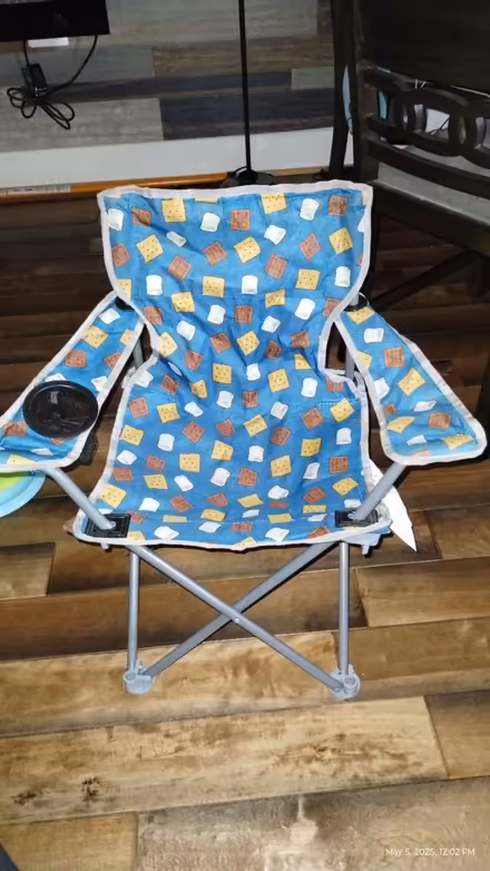 Photo of free S'mores Chair In The Bag (Ward 1, Park View, NW, DC) #3