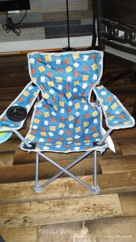 Photo of free S'mores Chair In The Bag (Ward 1, Park View, NW, DC) #3