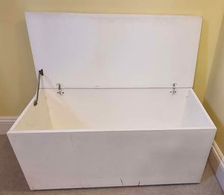 Photo of free Ottoman (on wheels) (Wilmslow SK9) #1