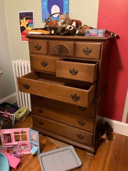 Photo of free Antique dresser (Near School at Mount Auburn.) #3