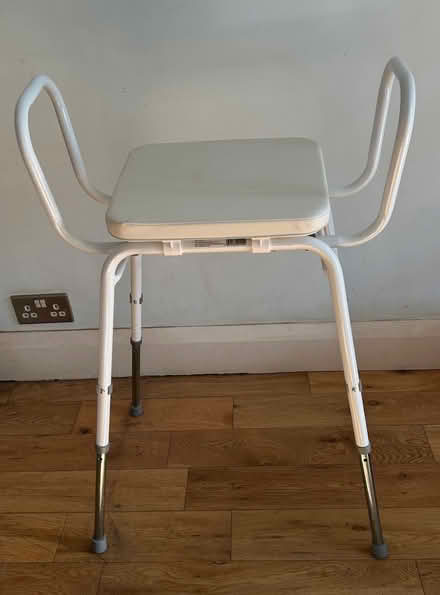 Photo of free Perching stool and raised toilet seat (Yarnton OX5) #1