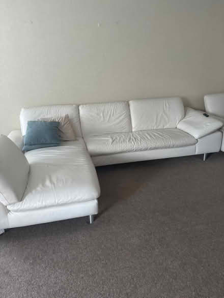 Photo of free White leather corner sofa and single armchair (Buckhurst Hill IG9) #1