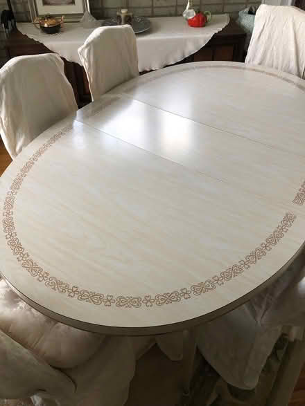 Photo of free Dining Table and 6 Chairs (Upper Moxham in Johnstown) #2