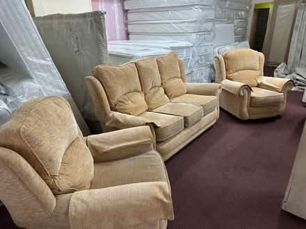 Photo of free 3+1+1 Sofa Set (CRADLEY heath) #3