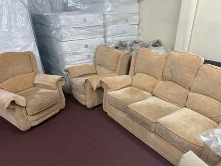 Photo of free 3+1+1 Sofa Set (CRADLEY heath) #1