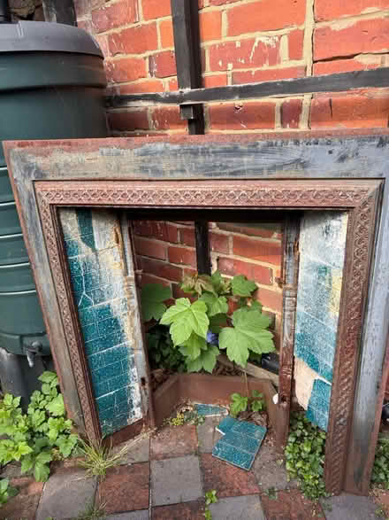Photo of free Victorian Fireplace (RG30) #1