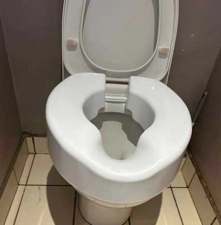 Photo of free Perching stool and raised toilet seat (Yarnton OX5) #3