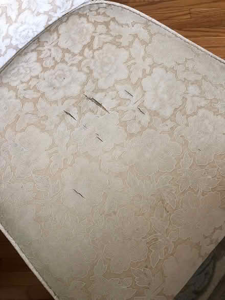 Photo of free Dining Table and 6 Chairs (Upper Moxham in Johnstown) #4